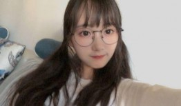 南宁市网红泡面妹吃瓜事件女主角,网络红人的争议瞬间